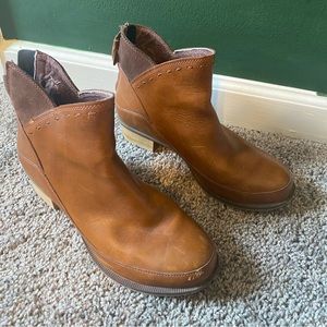 tan leather booties